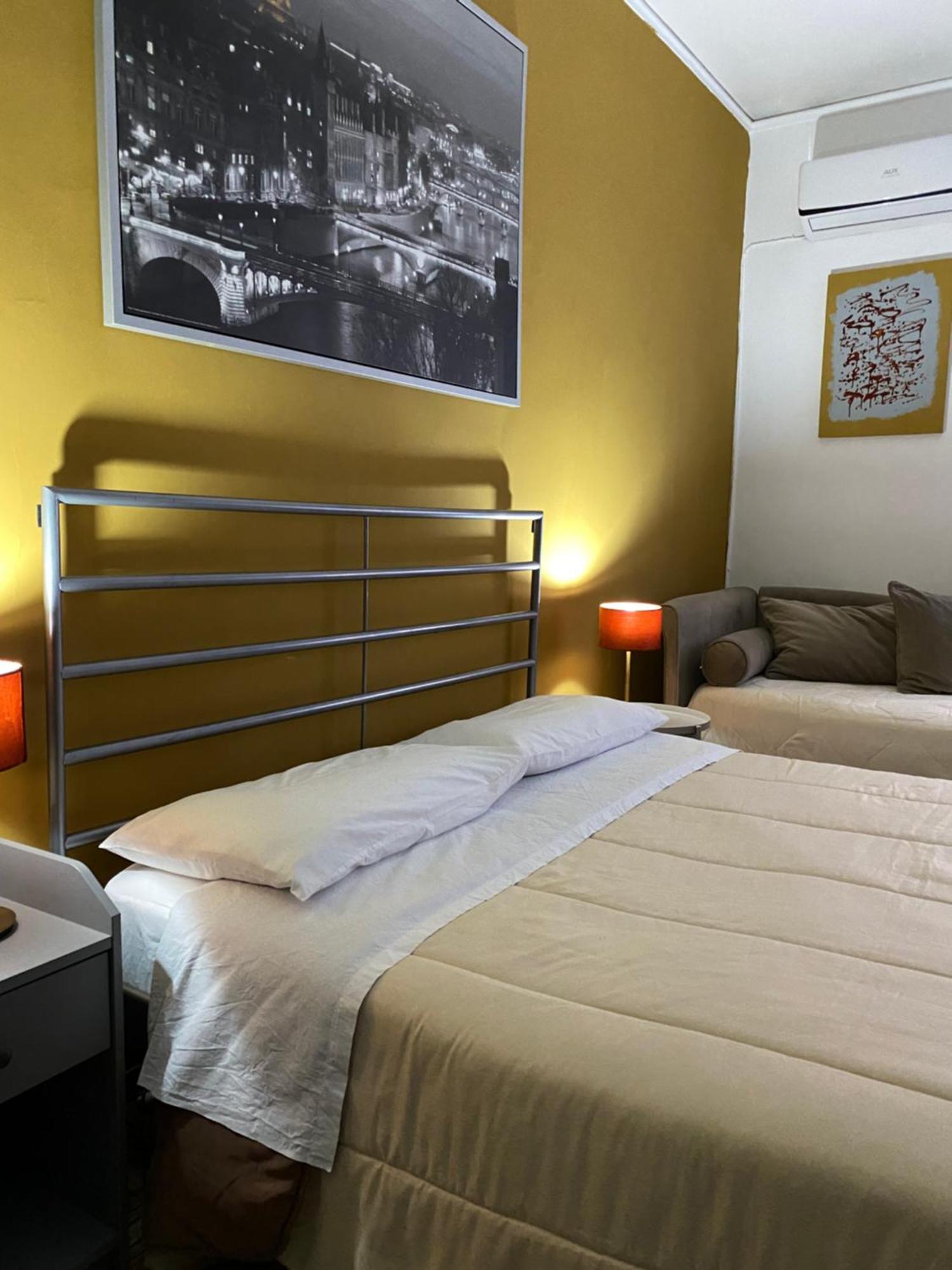 Bed and Breakfast Mario'S House Napoli Esterno foto